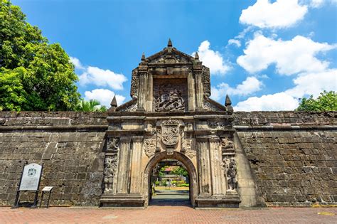 Fort Santiago: Şehir Tarihine Bir Yolculuk ve Muhteşem Manzaralar