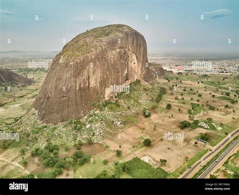 The Mysterious Whispers of Zuma Rock: An Ancient Monolith That Guards the City!