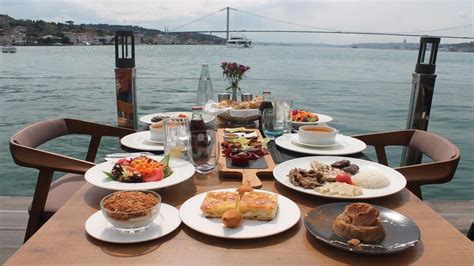 Yahor Bahari!  Deniz Manzaralı Güzel Bir Restoran ve Eğlence Merkezi