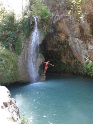  Yinshui Ravine'ı: Şelalelerin Dans Ettiği Gizli Cennet!